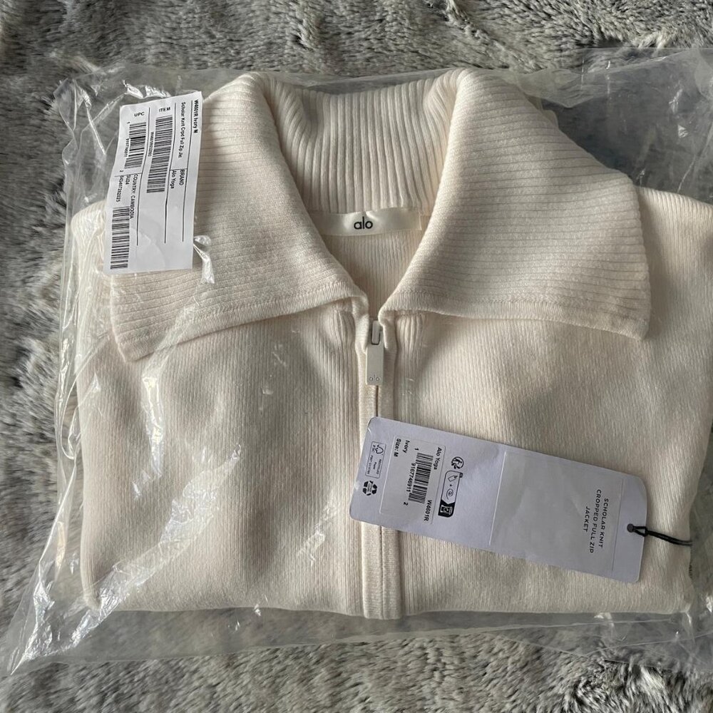 NWT Alo Scholar Knit Cropped Full zip jacket ivory - Picture 3 of 8